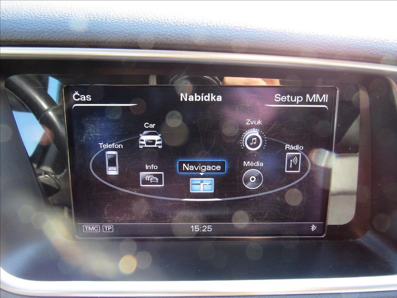 Audi Q5 2,0 TDi 140kW Quattro - fotka 17 z 30