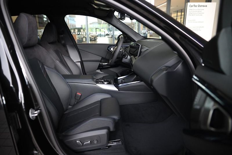BMW X3 xDrive 40d - fotka 14 z 18