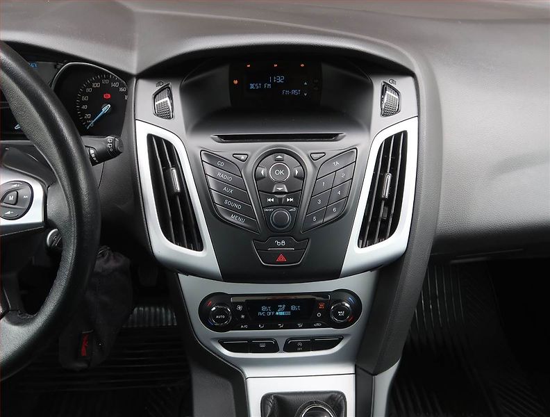 Ford Focus (2014) Trend Sport 1.0 EcoBoost - fotka 12 z 16