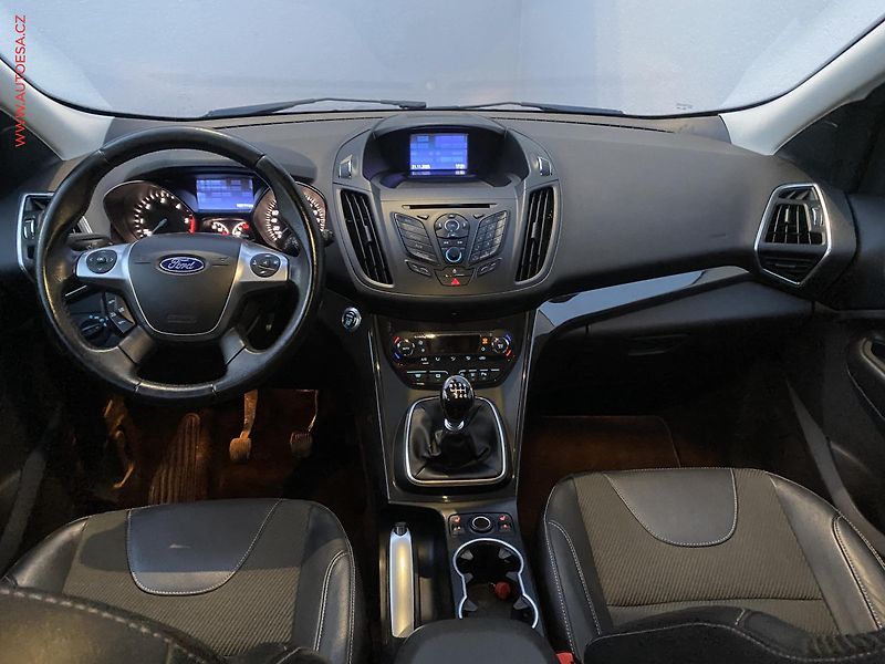 Ford Kuga (2015) 2.0 TDCi 4X4, Titanium, TZ - fotka 8 z 16