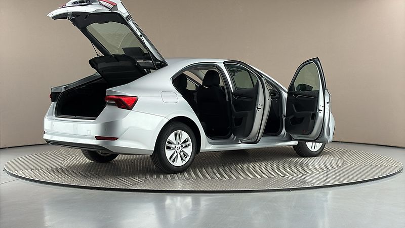 Škoda Octavia 2.0 TDI DSG Ambition - fotka 6 z 23
