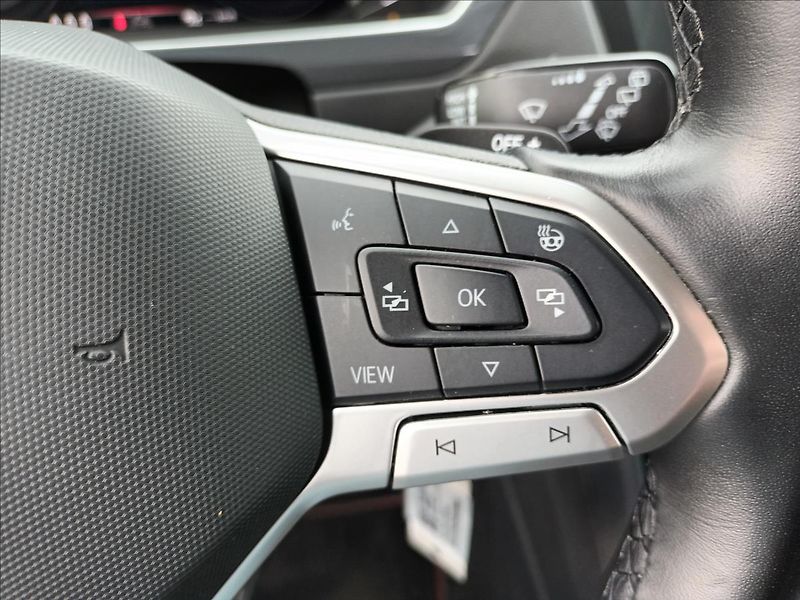 Volkswagen Tiguan 2,0 TDI,147KW,URBAN SPORT,4X4 - fotka 31 z 48