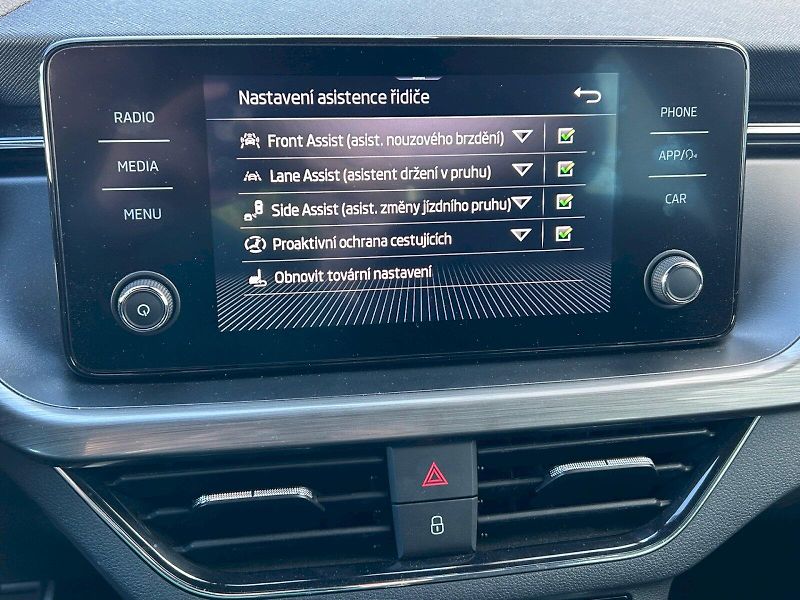 Škoda Kamiq (2020) Scoutline 1.5 TSI 110 kW DSG - fotka 23 z 33