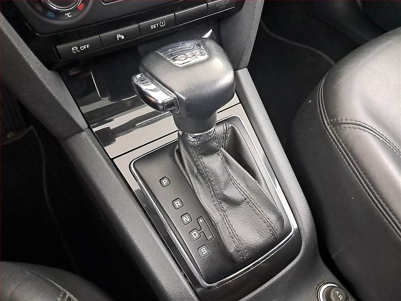 Škoda Octavia (2012) Laurin&Klement 2.0 TDI - fotka 13 z 23