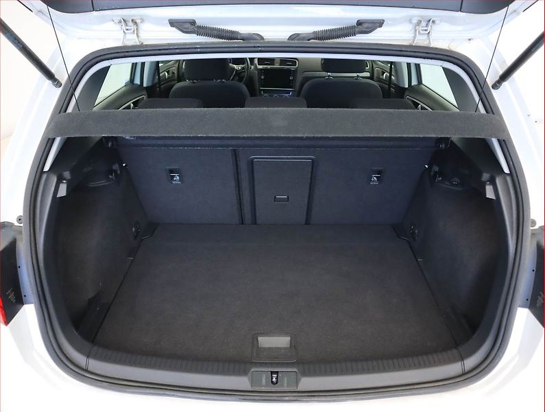 Volkswagen Golf (2018) Comfortline 1.0 TSI, Tempomat - fotka 14 z 21