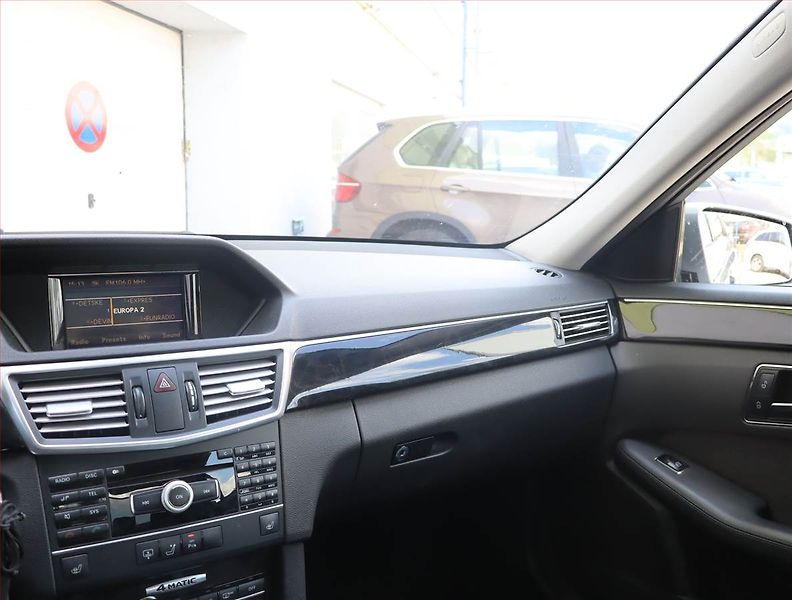 Mercedes-Benz Třídy E (2011) Avantgarde E 350 CDI 4MATIC - fotka 8 z 17