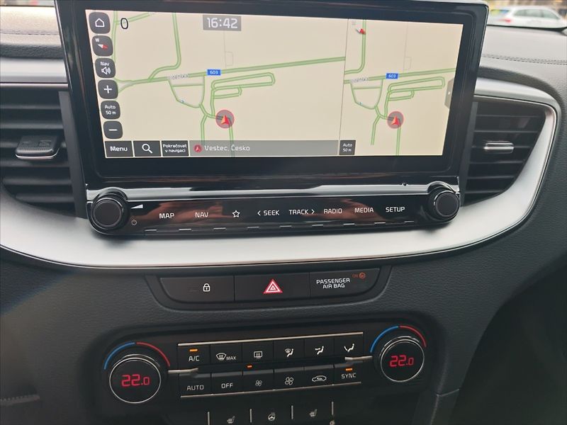 Kia Ceed 1,5 T-GDI Top AT - fotka 9 z 11