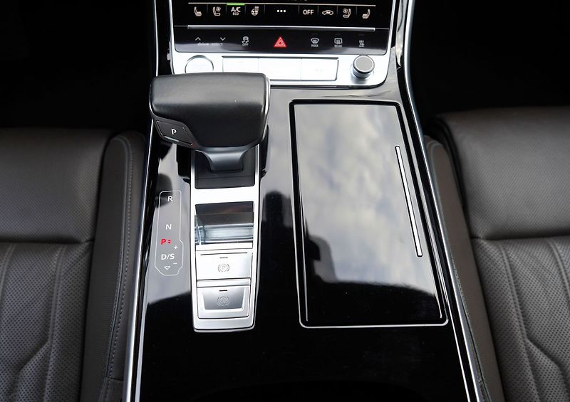 Audi A8 50 TDI Quattro 210 Kw/B&O/Matr - fotka 39 z 49