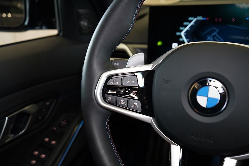 BMW Řada 3 M340i xDrive Touring, Panorama - fotka 29 z 50