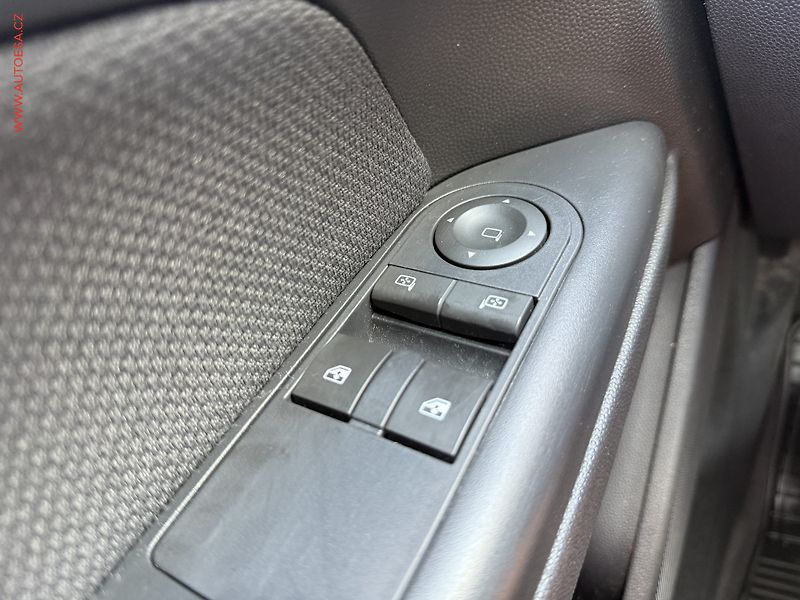 Opel Astra (2007) 1.6 i, AC, temp - fotka 11 z 16