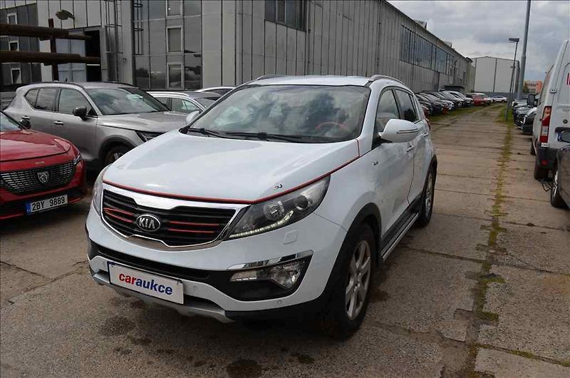 Kia Sportage (2013) 2,0 CRDI AWD - fotka 1 z 28