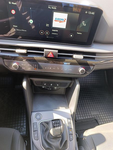 Kia Sportage 1.6 T-GDi Exclusive 4x2 - fotka 9 z 15