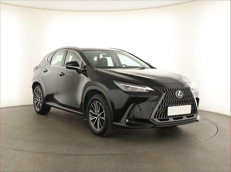 Lexus NX 200t (2024) 350h - fotka 1 z 16