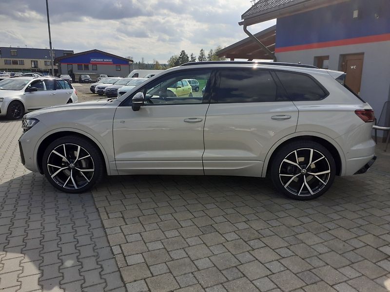 Volkswagen Touareg (2023) 3.0 V 6 TDi R-Line - fotka 7 z 50