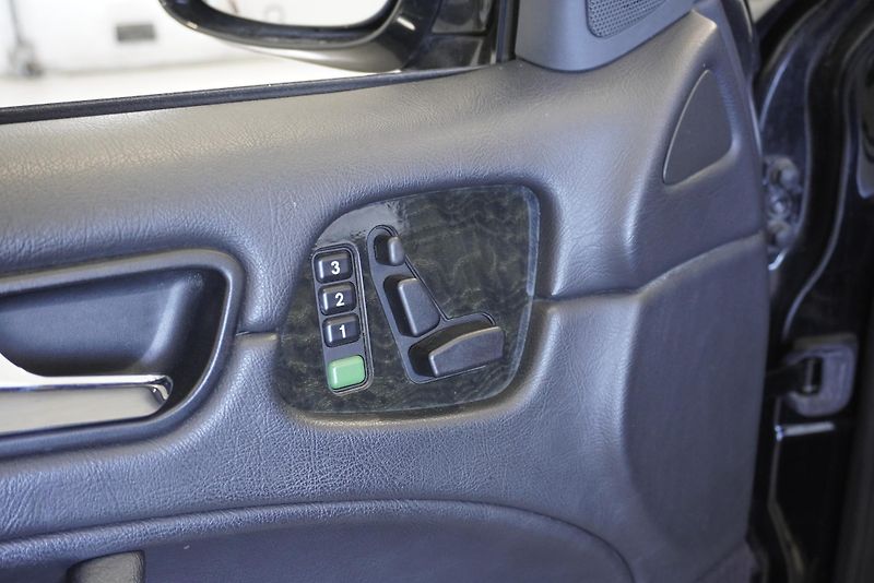 Mercedes-Benz CLK 4,3 AMG V8 AUTOMAT - fotka 12 z 28