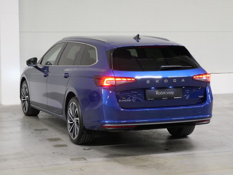Škoda Superb - fotka 7 z 25
