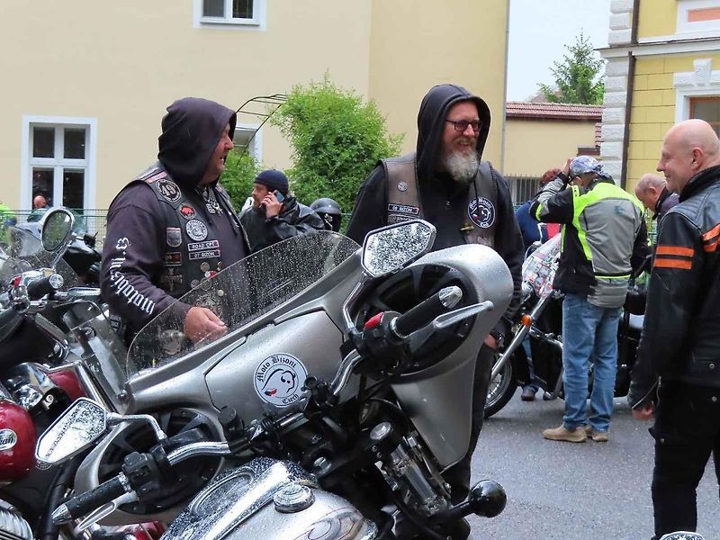 Motorkářské požehnání v Chýnově na Táborsku se konalo už posedmé v sobotu 18. května odpoledne.