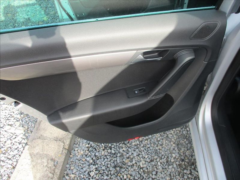 Volkswagen Passat 1,4 TSI,DSG,aut.klima,Navi, - fotka 15 z 47