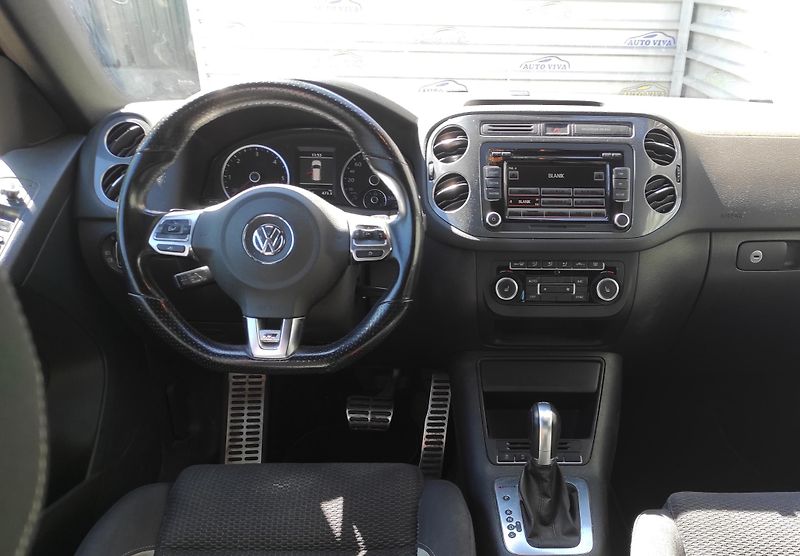 Volkswagen Tiguan 2,0TDi R-Line,4x4,DSG,S&S - fotka 13 z 39