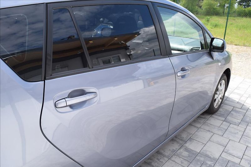 Toyota Verso 1,6 i 97KW NÍZKÉ KM 2XKOLA - fotka 10 z 48