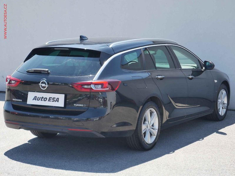 Opel Insignia (2017) 2.0DTi Sports Tourer, AT - fotka 4 z 24