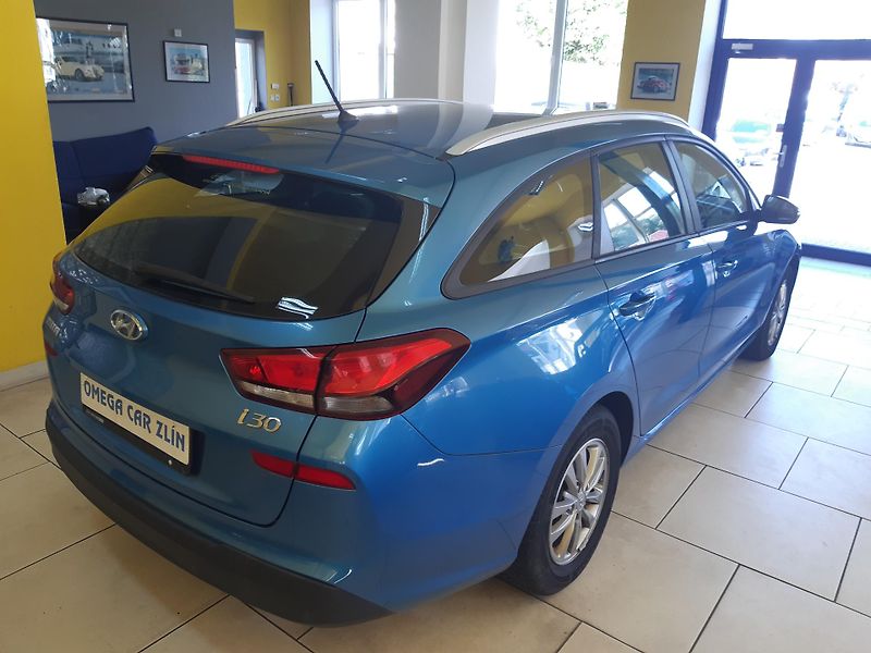 Hyundai i30 1.0 T-GDI Combi 88KW 62000km!! - fotka 6 z 22