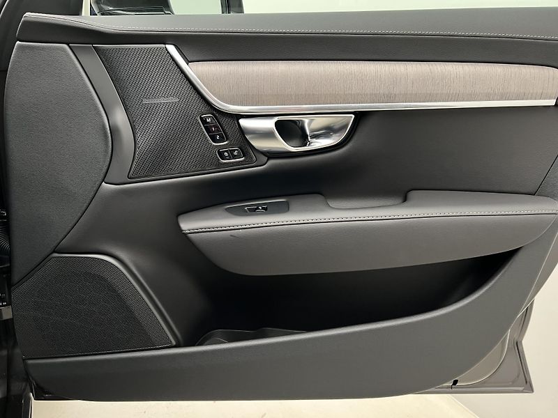 Volvo S90 B5 AWD ULTIMATE BRIGHT AUT - fotka 47 z 47