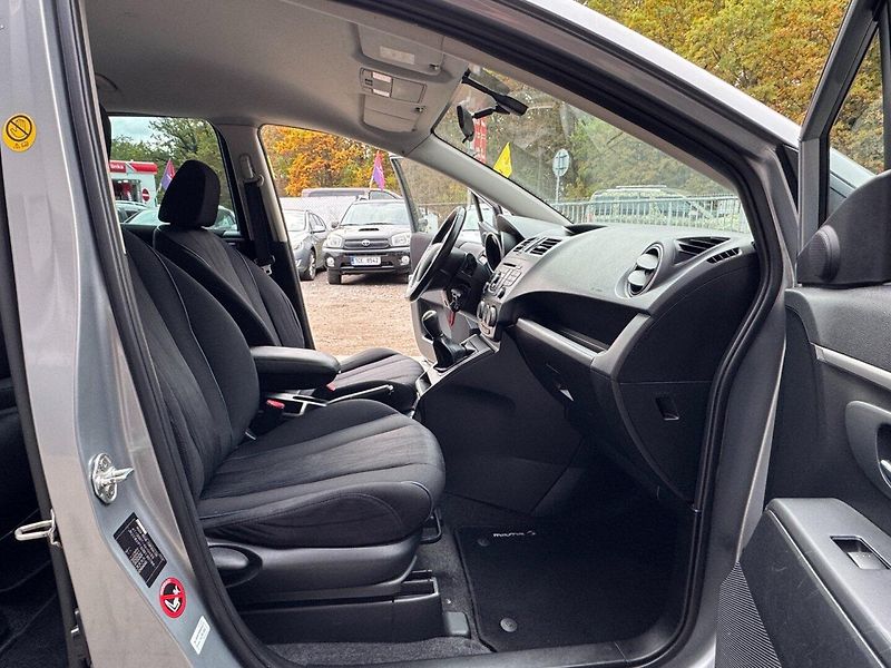 Mazda 5 (2012) 1.6 MZR-CD, 7míst - fotka 13 z 36