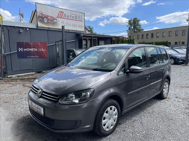 Volkswagen Touran 1,6 TDi  Navigace,Climatronic - fotka 2 z 49