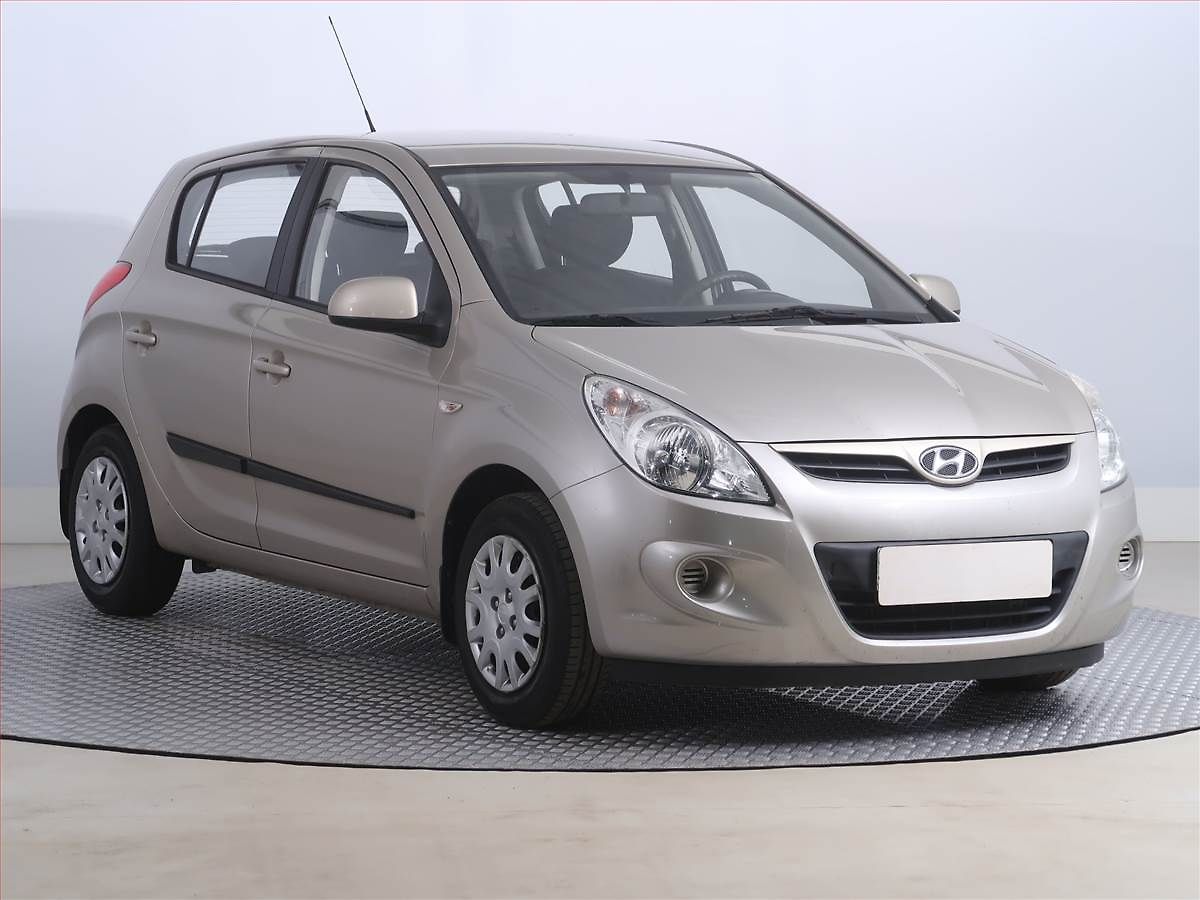 Hyundai i20 1.2, nová STK, Tažné