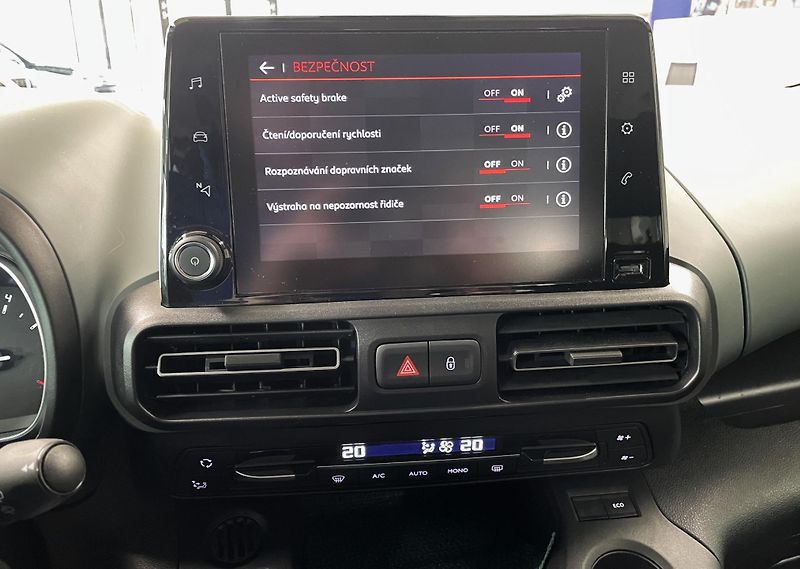 Citroën Berlingo 1.5 BlueHDi 130 S&S EAT8 - fotka 18 z 27