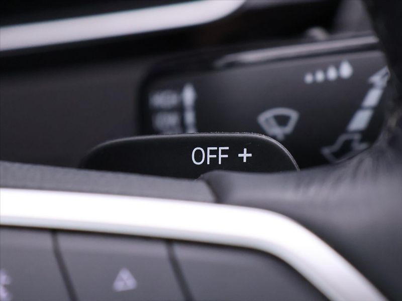 Volkswagen Passat 2,0 TDI 147kW DSG Matrix DPH - fotka 20 z 35