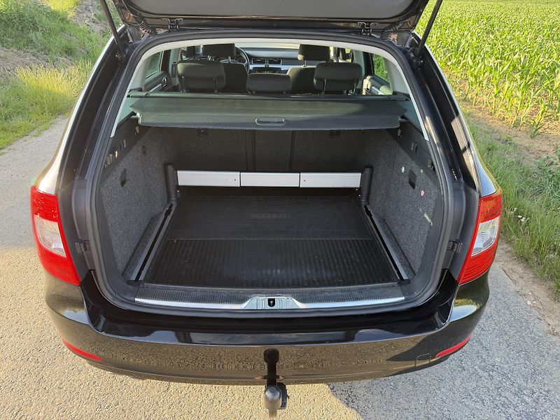 Škoda Superb (2014) 2,0TDI 125kW DSG ELEGANCE - fotka 66 z 81