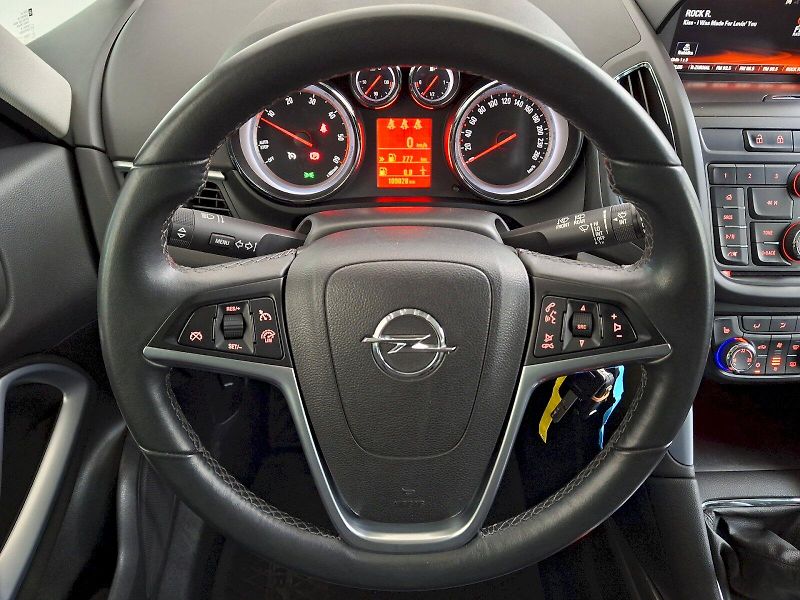 Opel Zafira (2015) Tourer 2,0TDCi 125kW - fotka 15 z 29