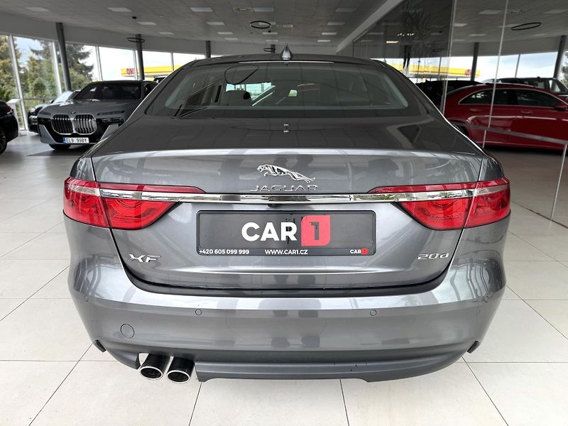 Jaguar XF 20d AUT*Panorama*Distronic - fotka 6 z 43