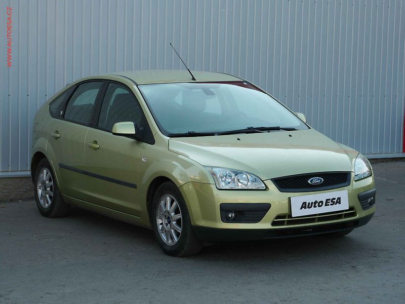 Ford Focus (2006) 1.6i, AC, park.čidla - fotografie inzerátu