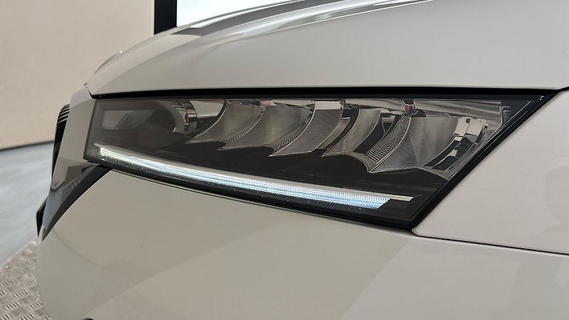 Škoda Octavia 1.5 TSI Style Combi - fotka 18 z 26