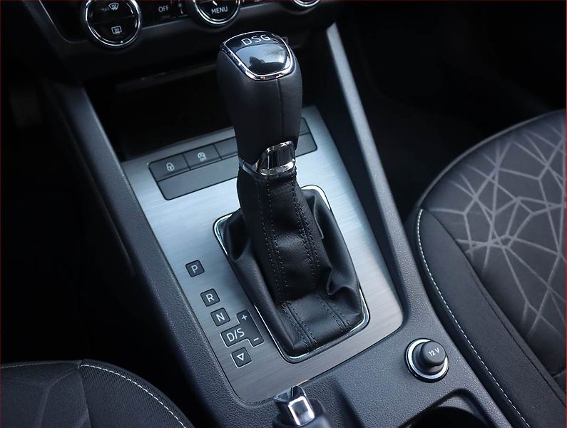 Škoda Octavia (2017) 1.8 TSI, Automat, Serv.kniha - fotka 13 z 20