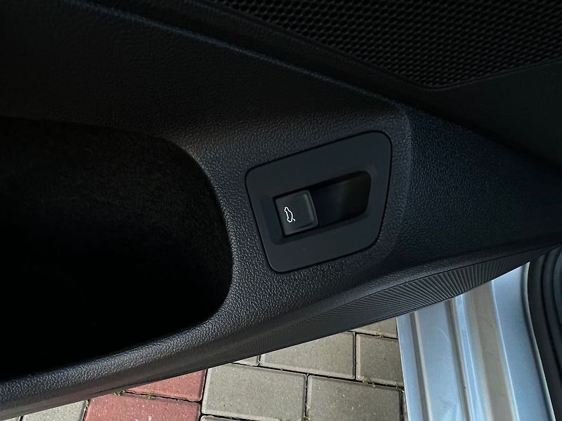 Volkswagen Passat (2020) 2.0 TDI-DSG-ELEGANCE - fotka 15 z 49