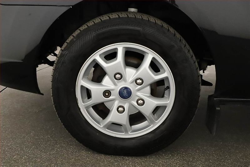 Ford Tourneo Custom (2013) Titanium 2.2 TDCi, ČR - fotka 16 z 16