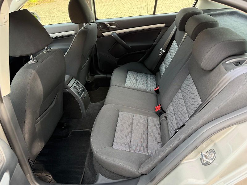 Škoda Octavia 1,2 TSI Elegance/77 kW/1.maj - fotka 10 z 26