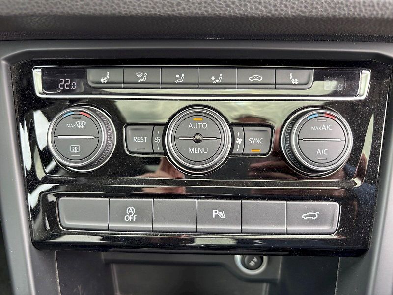 Volkswagen Touran (2017) 1.4 TSi 110kW DSG - fotka 28 z 33