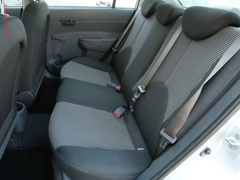 Hyundai Accent (2010) 1.4i, 1.maj,ČR, TZ, park - fotka 10 z 14