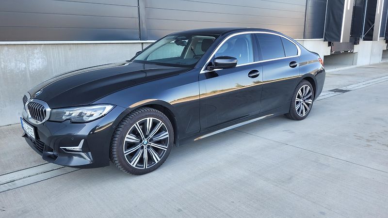 BMW Řada 3 320D XDRIVE  - fotka 6 z 23