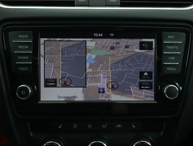 Škoda Octavia (2014) 2.0 TDI, Serv.kniha, Kůže - fotka 15 z 16