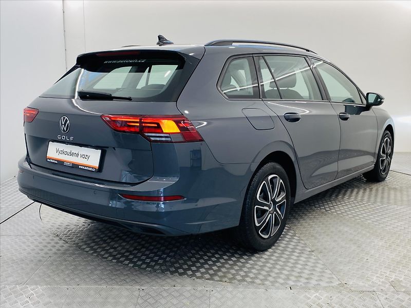 Volkswagen Golf 2,0 TDI DSG 85kW Life - fotka 2 z 25