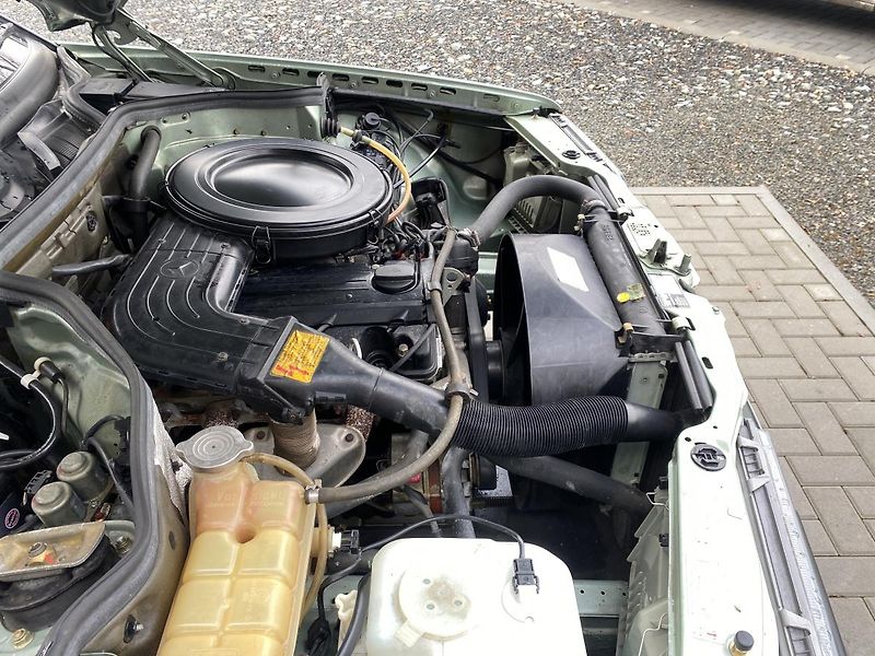Mercedes-Benz 124 2.0i - 1xMaj - 40 000km - TOP - fotka 48 z 54