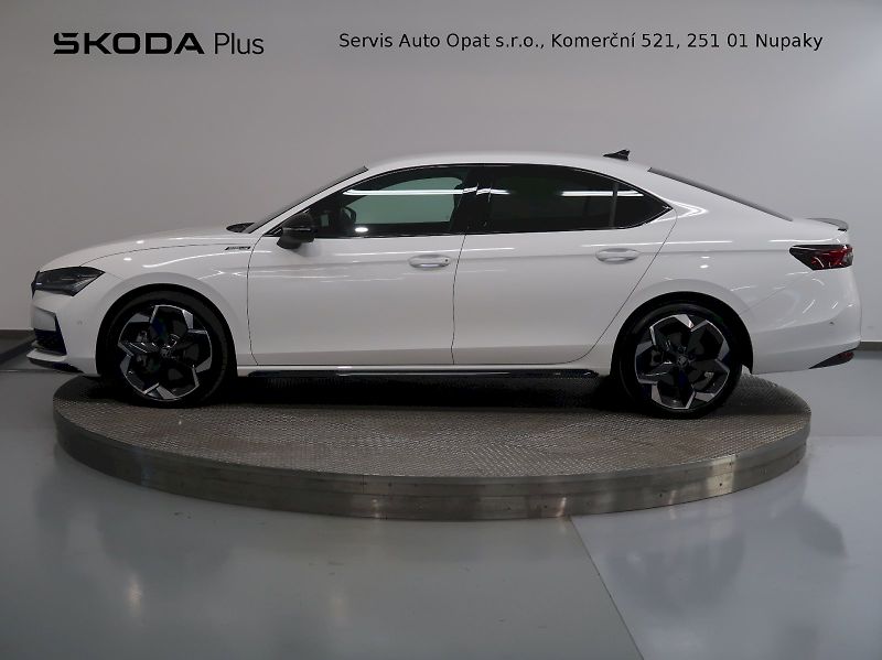 Škoda Superb (2026) SPORTLINE 2.0TDI 142KW 4x4 DSG - fotka 3 z 48