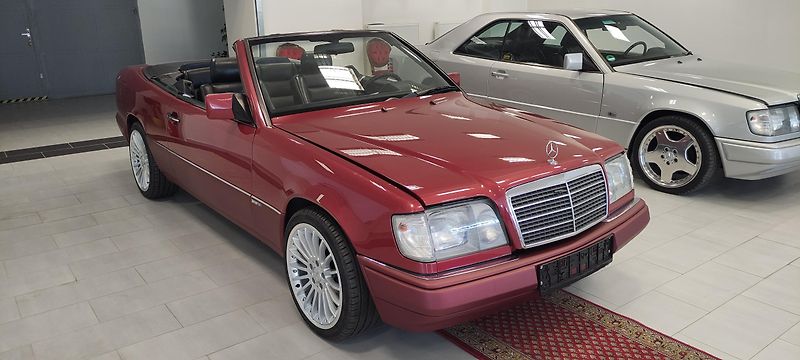 Mercedes-Benz 124 (1994) Cabriolet 300 CE-24 - fotka 8 z 24