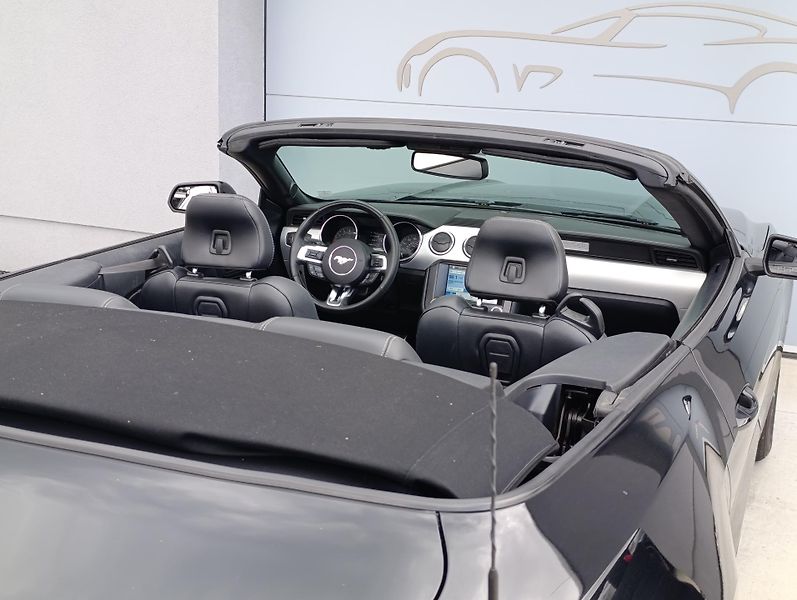 Ford Mustang 2.3 ECOBOOST CONVERTIBLE  - fotka 12 z 32
